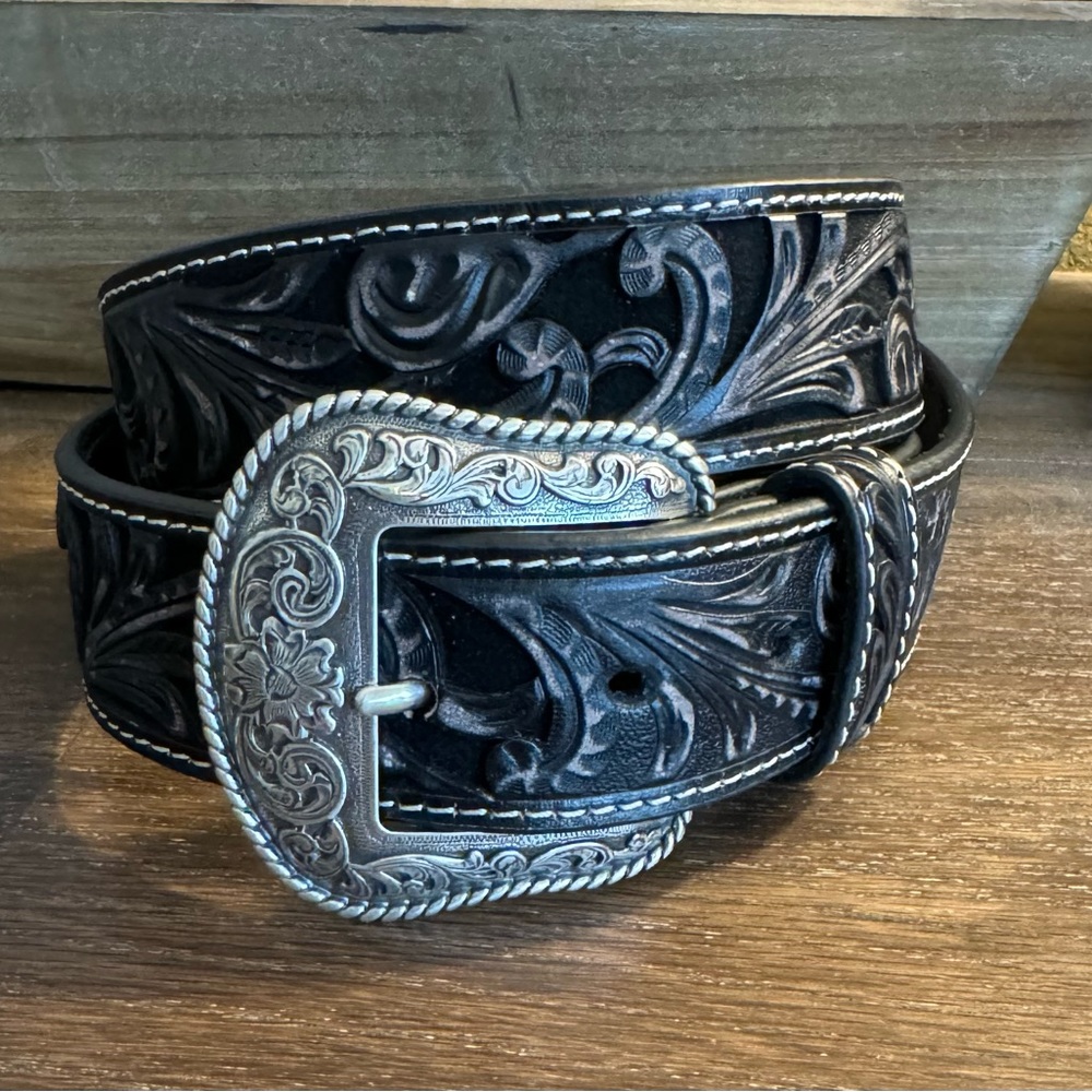 Ariat black leather belt medium